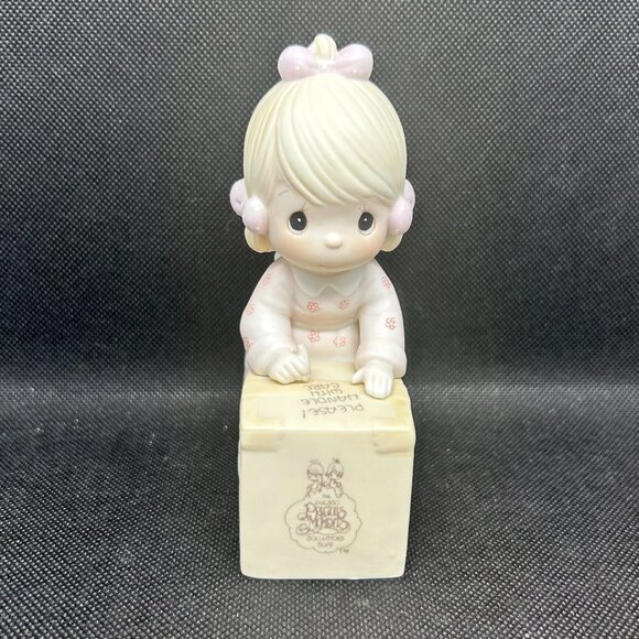 Precious Moments "Sharing is universal" figurine - Picture 1 of 3